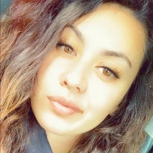 Meet your Posher, Cassandra